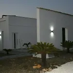 לינה וארוחת בוקר Sorahnia - Design House 4*