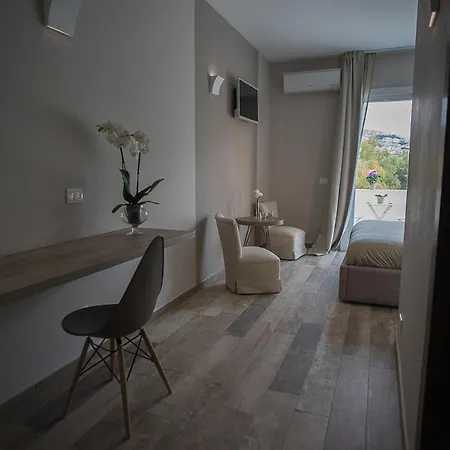 Sorahnia - Design House Bed & Breakfast